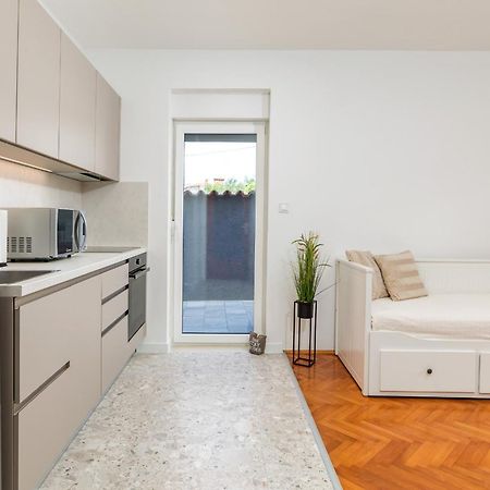Apartment Tesic Close To The Sea With Shared 4Xbicycles Fažana Екстериор снимка