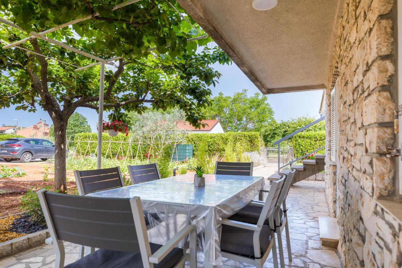 Apartment Tesic Close To The Sea With Shared 4Xbicycles Fažana Екстериор снимка
