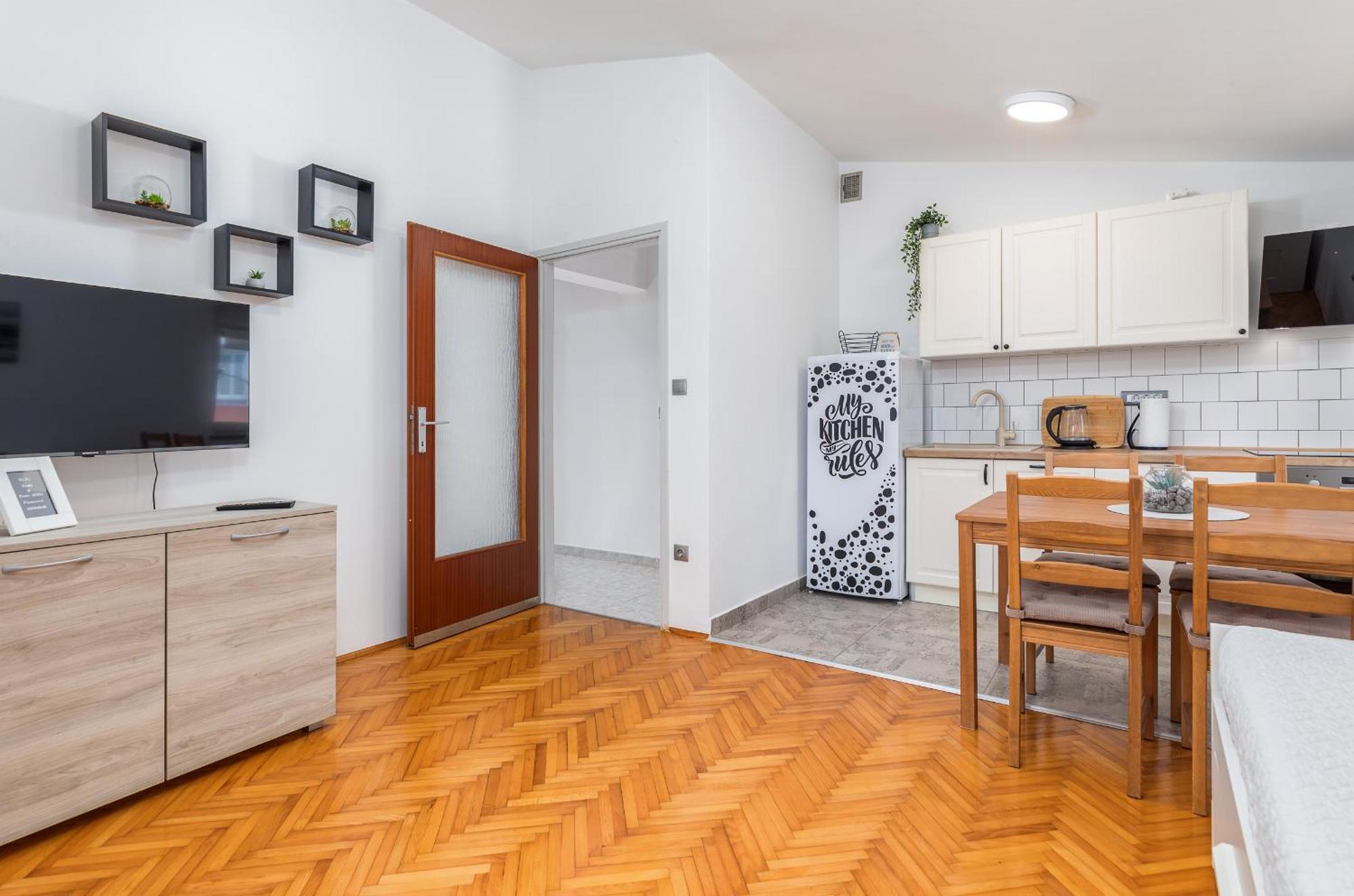 Apartment Tesic Close To The Sea With Shared 4Xbicycles Fažana Екстериор снимка